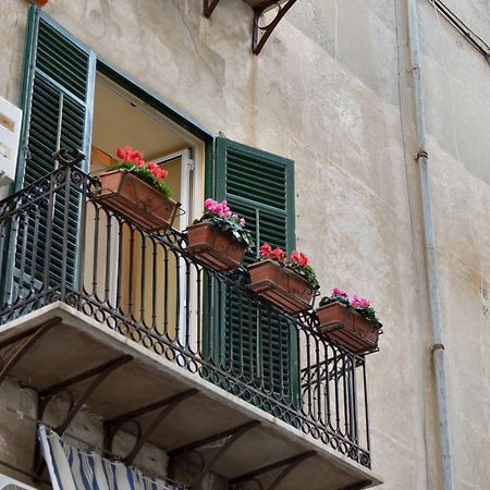 Bed and Breakfast Real Teatro Umberto I Palermo Exterior foto